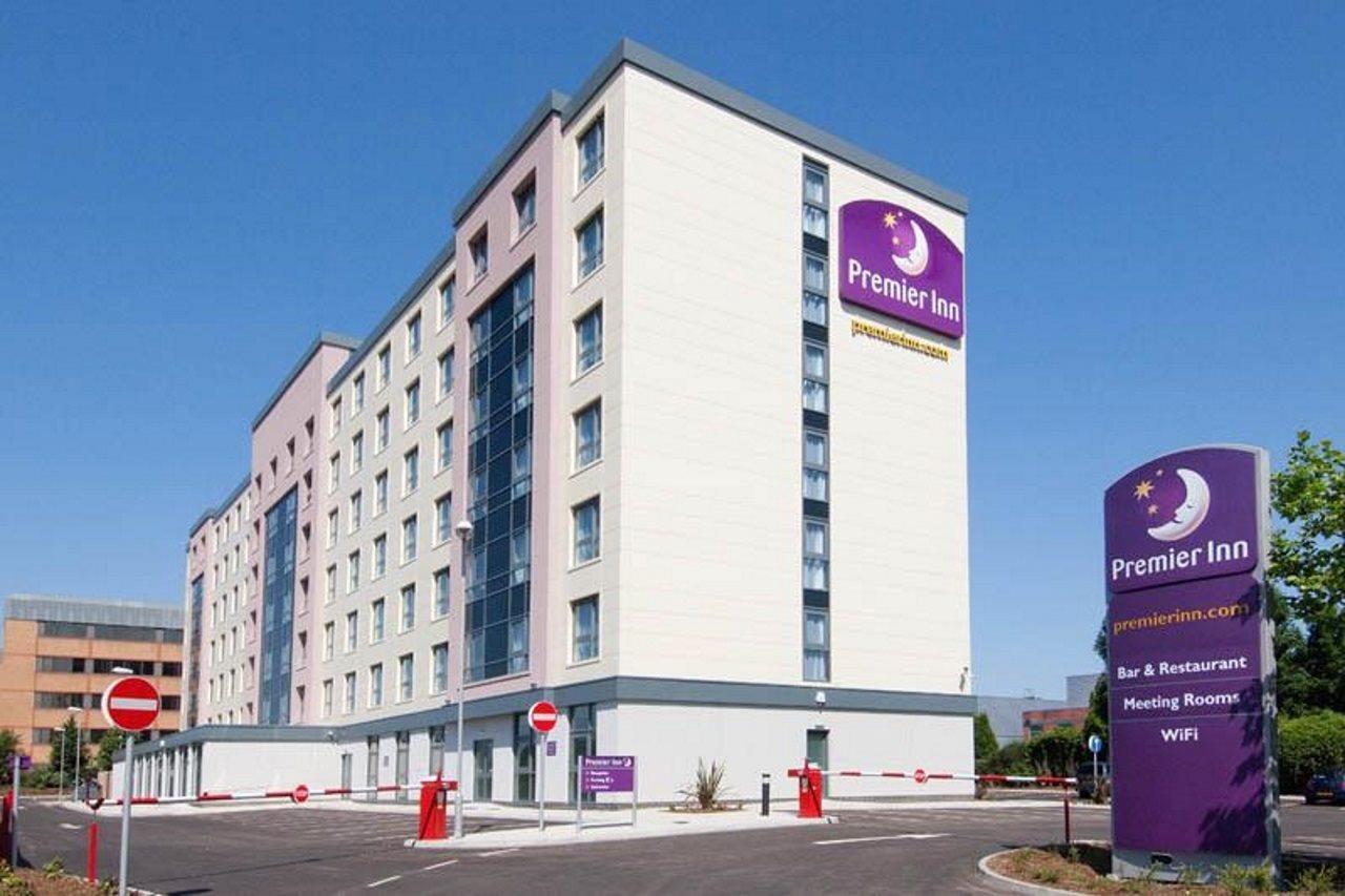 Premier Inn London Gatwick Airport - Manor Royal كرولي المظهر الخارجي الصورة
