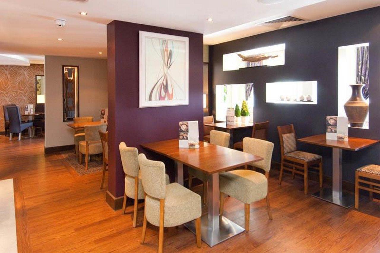 Premier Inn London Gatwick Airport - Manor Royal كرولي المظهر الخارجي الصورة